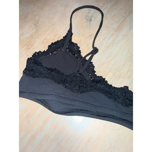 SKIMS Fits Everybody Lace scoop Bralette in the color Onyx size large - Picture 7 of 9